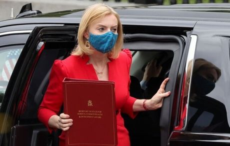 وزیر خارجه انگلیس: نگران برنامه هسته ای ایران هستیم