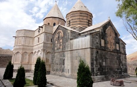 احداث کمپ گردشگری در مجموعه قره کلیسا