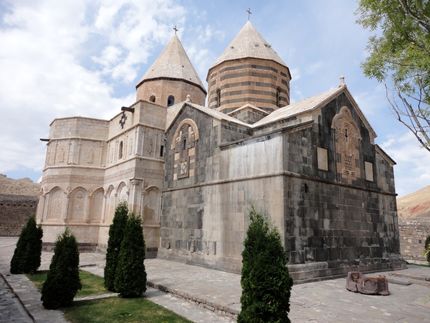 احداث کمپ گردشگری در مجموعه قره کلیسا