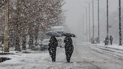 هشدار هواشناسی: بارش برف و باران در ۲۳ استان کشور/ از سفرهای غیرضروری خودداری کنید