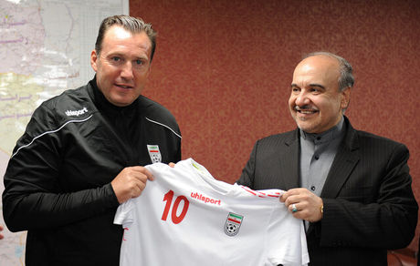 غرامت ویلموتس باید از حساب وزیر ورزش و مهدی تاج پرداخت شود نه بیت‌المال