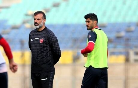 سید جلال حسینی مدرک A برای نشستن روی نیمکت پرسپولیس ندارد!