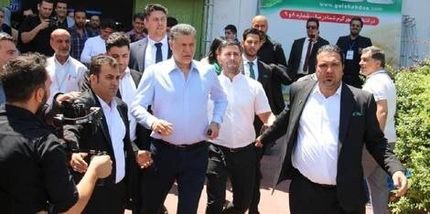 ازدحام جمعیت برای دیدن علی دایی