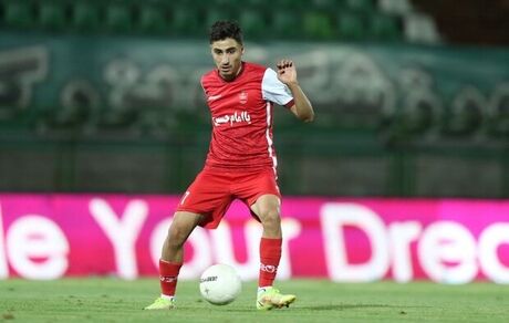 هافبک پرسپولیس، قرضی جدا شد