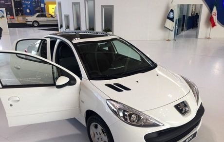 ایران خودرو:خودروهای "رانا" و" دنا" با سقف شیشه ای به بازار می آید