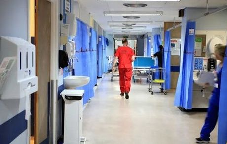 رئیس حزب محافظه کار انگلیس: کارمندان با اعتصاب‌ها به پوتین کمک می‌کنند