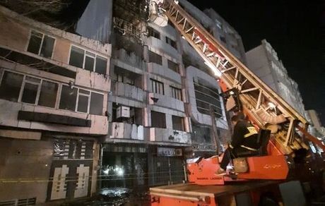 ۱۰ مصدوم در آتش سوزی ساختمان شش طبقه در شهر کرمانشاه