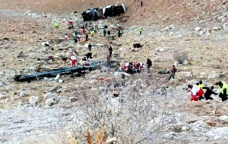 راننده اتوبوس واژگون شده تهران یاسوج زنده پیدا شد