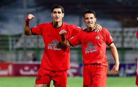 تراکتور، ده نفره در اصفهان صدرنشین لیگ برتر شد / مورایس حیا کن رها کن شنید