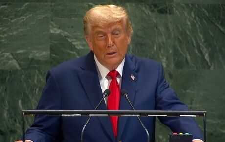 ترامپ: انرژی تجدیدپذیر دروغی بیش نیست / ایران پیشنهاد من را رد کرد / در دوره طلایی آمریکا هستیم