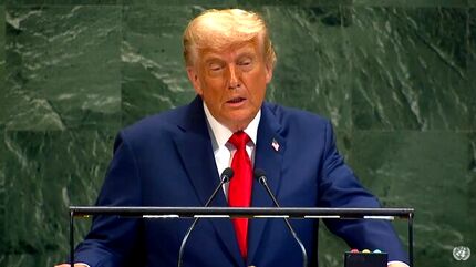 ترامپ: انرژی تجدیدپذیر دروغی بیش نیست / ایران پیشنهاد من را رد کرد / در دوره طلایی آمریکا هستیم
