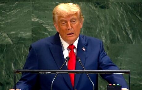 ترامپ: انرژی تجدیدپذیر دروغی بیش نیست / ایران پیشنهاد من را رد کرد / در دوره طلایی آمریکا هستیم