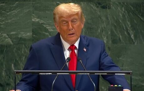 ترامپ: انرژی تجدیدپذیر دروغی بیش نیست / ایران پیشنهاد من را رد کرد / در دوره طلایی آمریکا هستیم