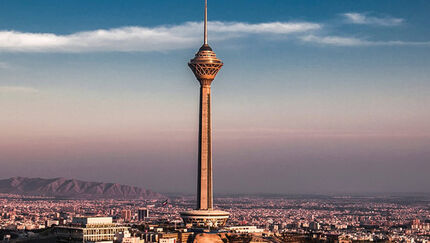 برج میلاد دو روز تعطیل است