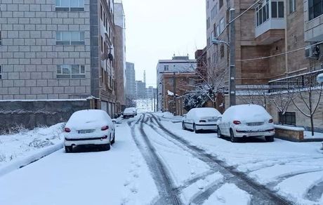 بارش برف در اردبیل: مدارس تعطیل شد / تردد در راه‌های استان جریان دارد
