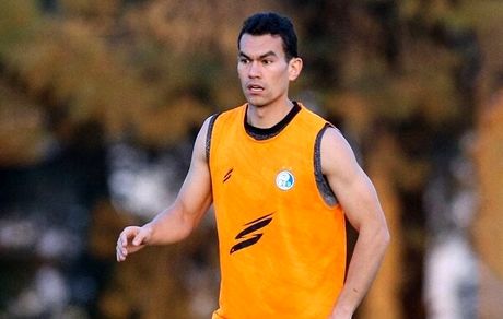 مدافع ازبک استقلال به بازی با نماینده بحرین رسید