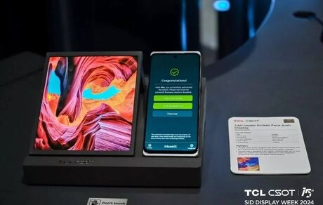 اولین موبایل جهان با قابلیت دو بار تاشو رونمایی شد