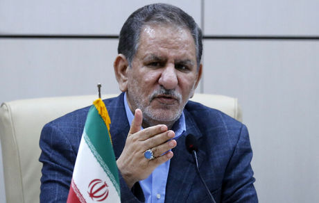 
درخواست جهانگیری از صنعتگران برای کمک به دولت در تامین ارز
