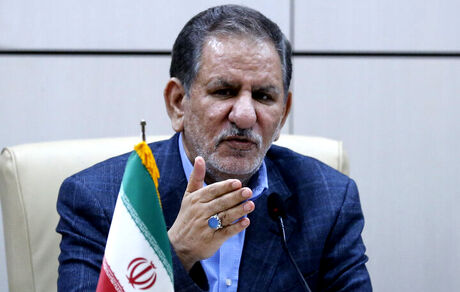 
درخواست جهانگیری از صنعتگران برای کمک به دولت در تامین ارز
