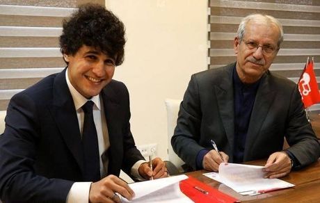 تمدید قرارداد صفا هادی ستاره عراقی با تراکتور تا ۲۰۲۴