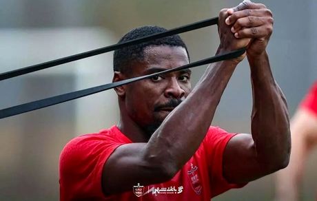 بازیکن خارجی پرسپولیس نیامده یک ماه خانه نشین شد