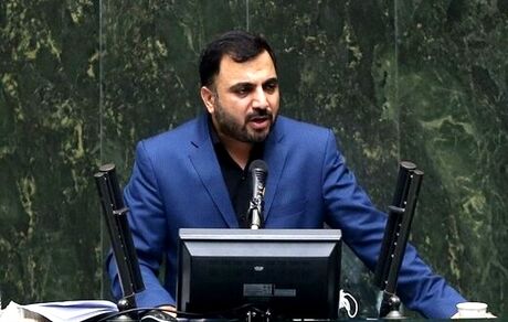 بعد از حذف اپلیکیشن‌های ایرانی از گوگل پلی، وزیر ارتباطات باز هم از اپ‌های داخلی تعریف کرد