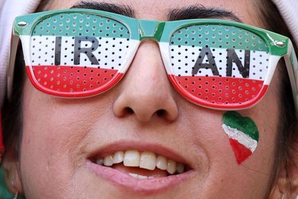 بازیکنان سرود ملی را خواندند / گل ایران آفساید اعلام شد