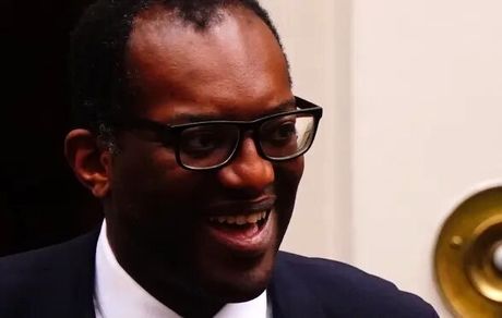 وزیر دارایی انگلیس اخراج شد