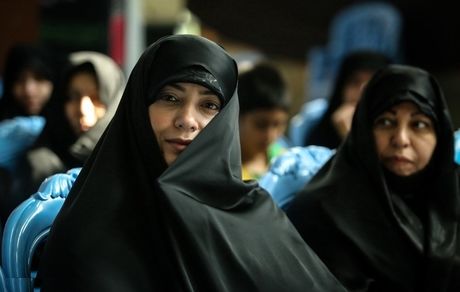 الهام چرخنده: ۳ سال است کربلا زندگی می‌کنم و همسرم روحانی است