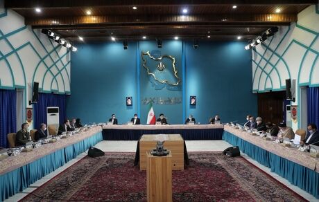 توقف تولید به هر شکلی، به ضرر کشور است / بانک‌ها مجاز به تعطیلی واحدهای تولیدی بخاطر طلب نیستند