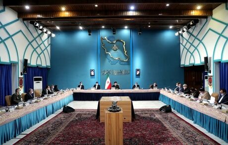 توقف تولید به هر شکلی، به ضرر کشور است / بانک‌ها مجاز به تعطیلی واحدهای تولیدی بخاطر طلب نیستند