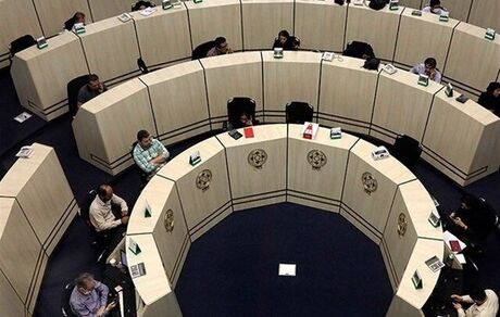 بورس هفته آینده همزمان با مراسم تشییع رهبر شهید تعطیل است