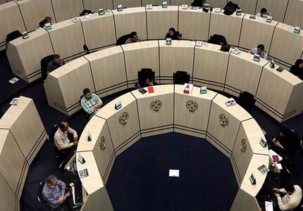 بورس هفته آینده همزمان با مراسم تشییع رهبر شهید تعطیل است