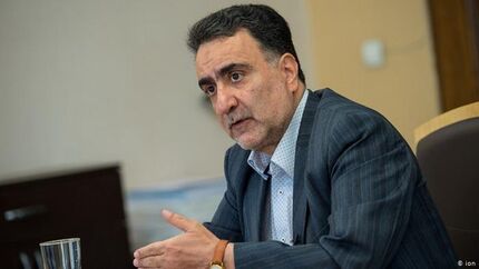 تاجزاده: جایِ پرچم آمریکا، آدمک ترامپ را بسوزانید