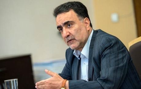 تاجزاده: جایِ پرچم آمریکا، آدمک ترامپ را بسوزانید