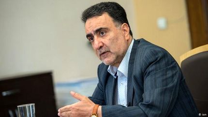 تاجزاده: جایِ پرچم آمریکا، آدمک ترامپ را بسوزانید