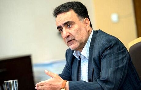 تاجزاده: جایِ پرچم آمریکا، آدمک ترامپ را بسوزانید