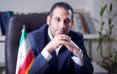 به شرط تامین ارز قیمت کاغذ کاهش می یابد