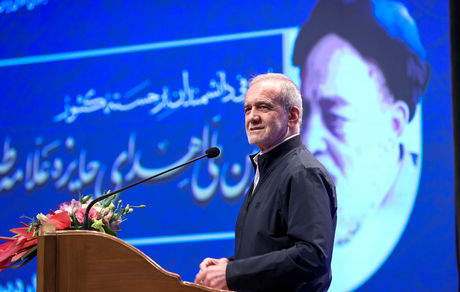 رئیس جمهور: با کسانی که دغدغه این آب و خاک را دارند می‌توان به جایی رسید