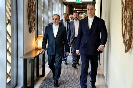 مذاکرات ایران و آمریکا برای برخی مشورت‌ها متوقف شد