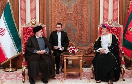 امضای ۱۲ سند همکاری در حوزه های مختلف بین ایران و عمان