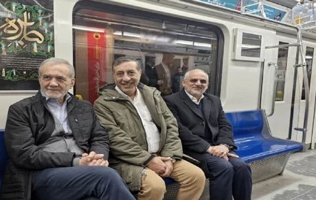 بازگشت رئیس جمهور از راهپیمایی ۲۲ بهمن با مترو