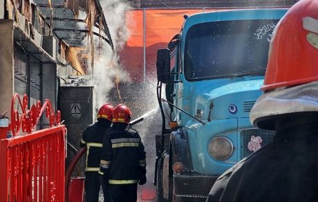 انفجار و آتش سوزی در یکی از پمپ بنزین‌های ارومیه + فیلم