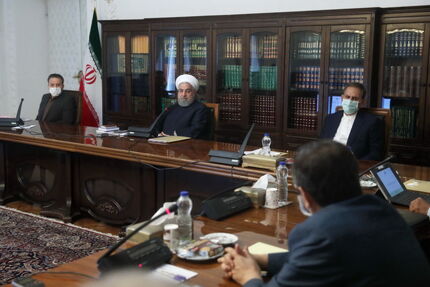 روحانی: نباید اجازه دهیم فشار تحریم باعث افزایش افسار گسیخته قیمت‌ها شود 