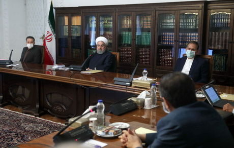 روحانی: نباید اجازه دهیم فشار تحریم باعث افزایش افسار گسیخته قیمت‌ها شود 