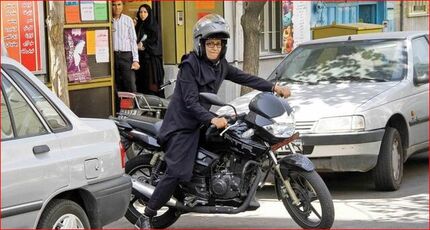 صدور گواهینامه موتورسیکلت برای زنان هموار شد