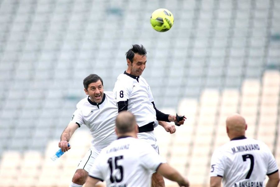 تصاویر دیدار دوستانه منتخب سرخابی و منتخب ۹۸ به یاد انصاریان و میناوند