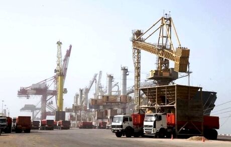 بارگیری نخستین کشتی کانتینری از بندر امام به چین