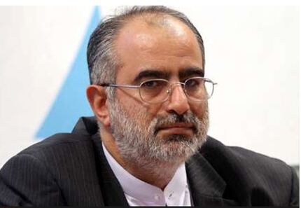 کنایه توئیتری حسام‌الدین آشنا به رجزخوانی ترامپ برای حمله به ۵۲ سایت ایرانی 