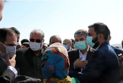 بازدید وزیر جهاد کشاورزی از یک مجتمع گلخانهای و دامداری در زرین دشت